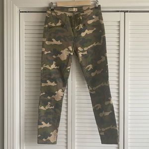 GAP True Skinny Camo Pants